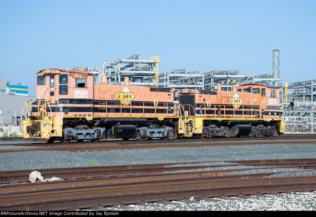 CCPN 9591 and 9576 rest in Nueces River Yard